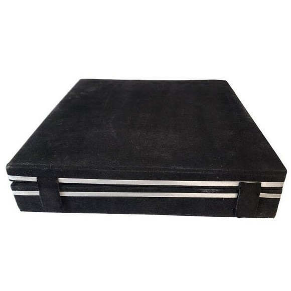 Chess set Storage Box Black Velvet Gift Box for jewelry and personal storage - Picture 8 of 17